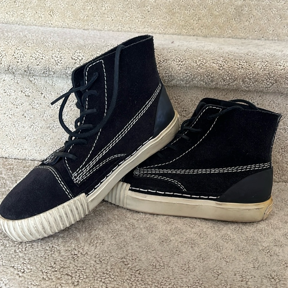 Alexander Wang Hi-Tops. Women’s S 37. Black suede, white stitching, suede laces